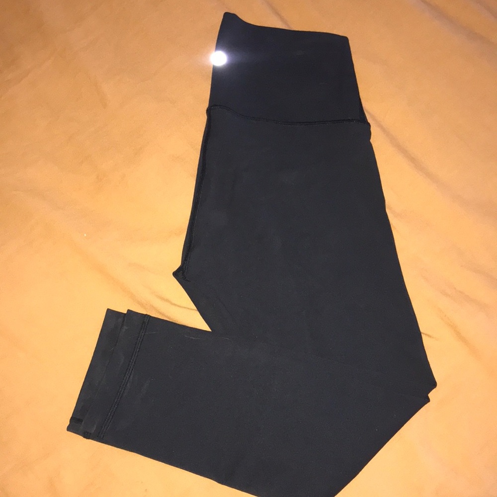 Lululemon Wunder Under cropped